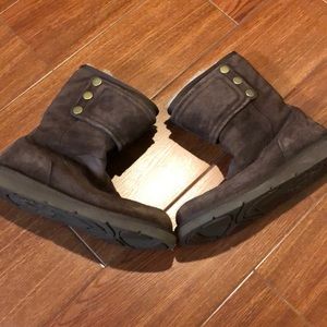 UGG brown boots with buttons